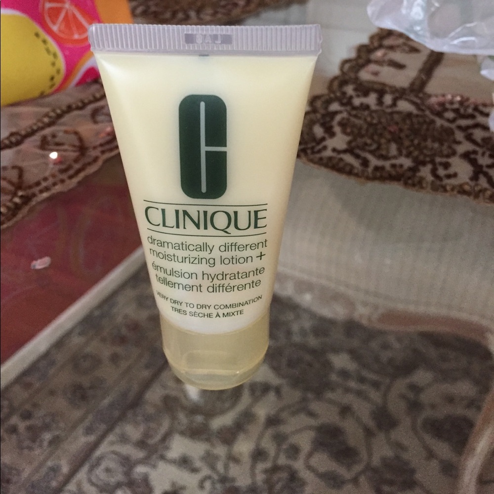 Dramatically different moisturizing lotion