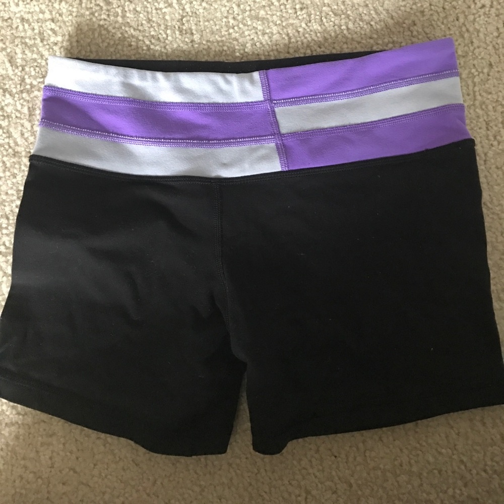 LULULEMON shorts size 4 reversible