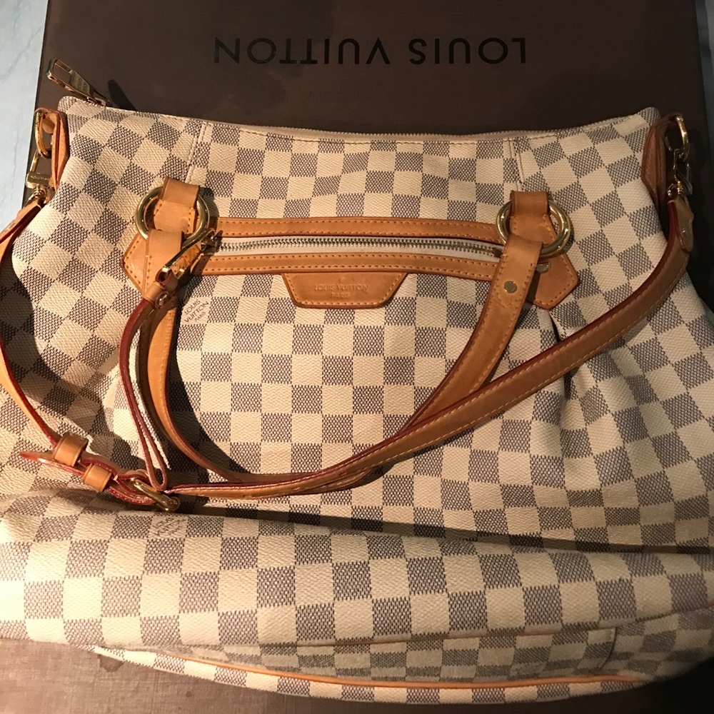 AUTHENTIC Louis Vuitton handbag