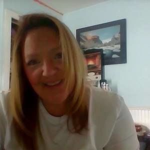 Meet your Posher, Lara