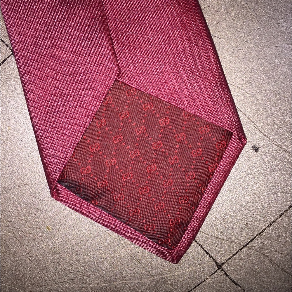 100% Authentic Gucci Tie - Picture 4 of 5