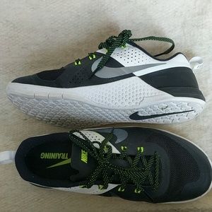 Nike cross trainers