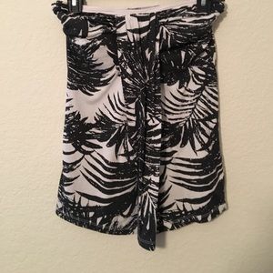 Black and white tube top