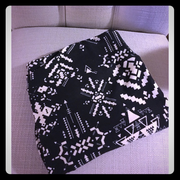 LuLaRoe Pants - Lularoe BNWOT TC Leggings