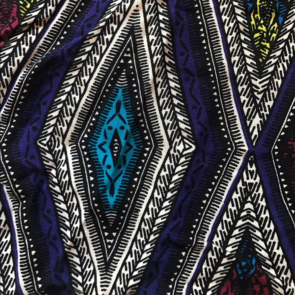 Aztec Print Crop Top - Picture 4 of 6