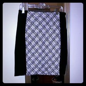 **MOVING SALEWhite House Black Market pencil skirt