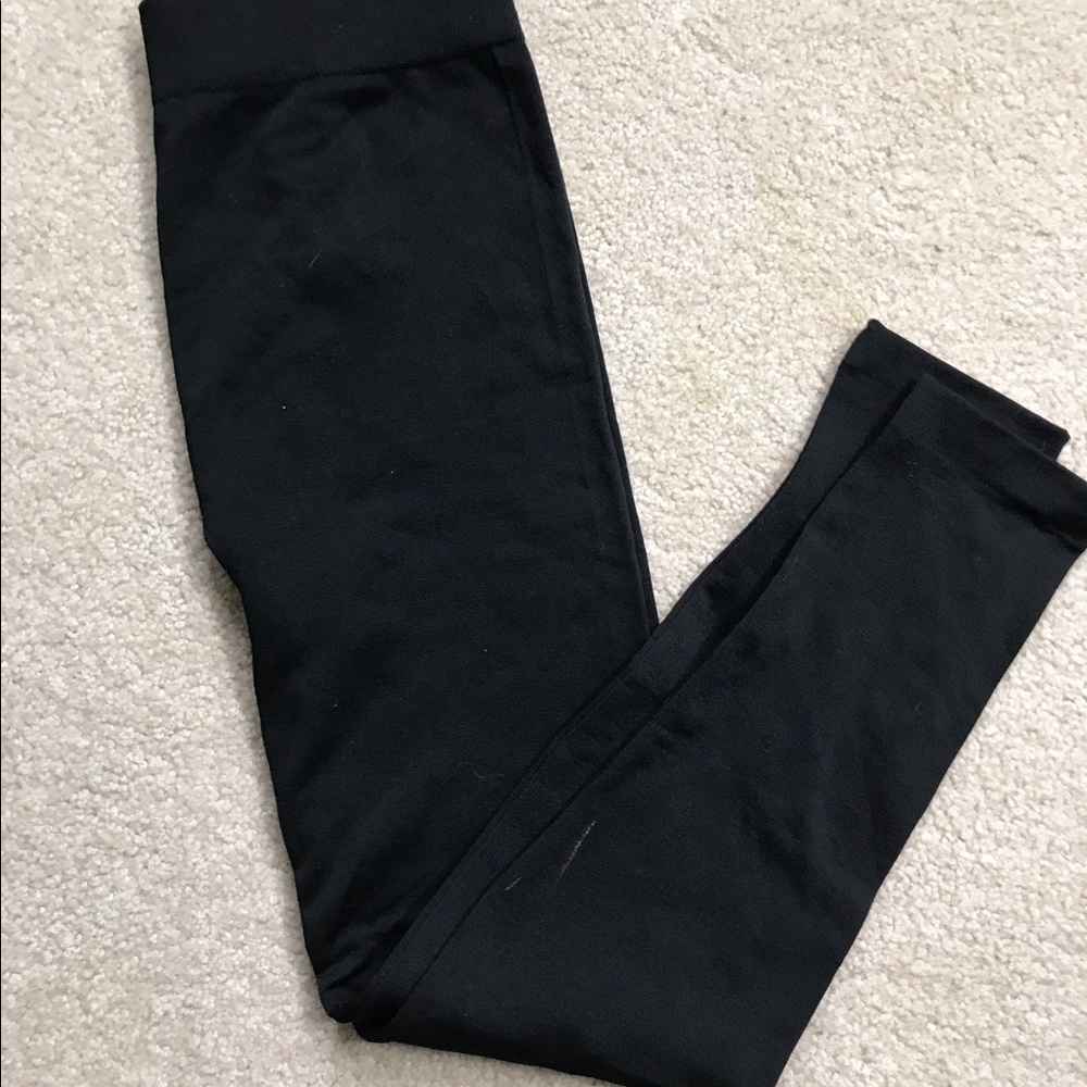 NWOT black 2x fleece-lined leggings.