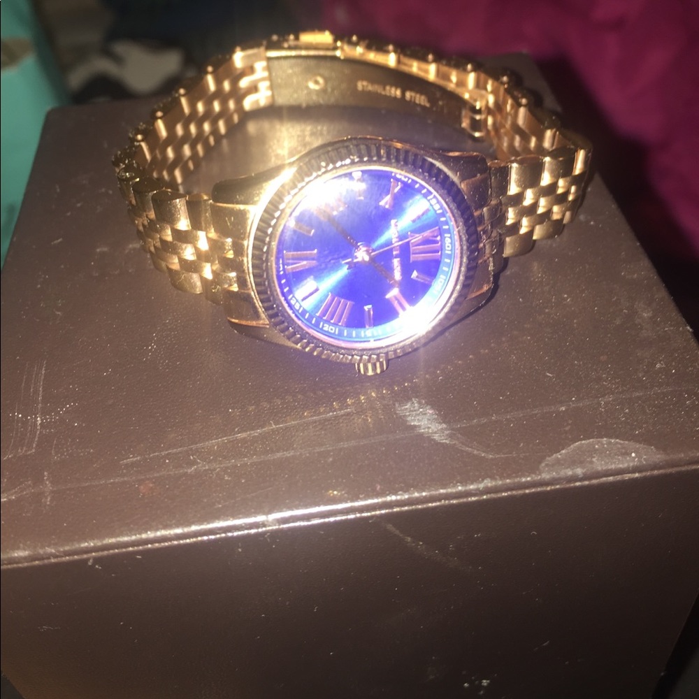 Watch - Picture 2 of 2