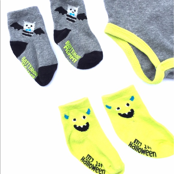 ♦️🆕♦️Carter’s Batty for Mommy onsie socks - Picture 2 of 4