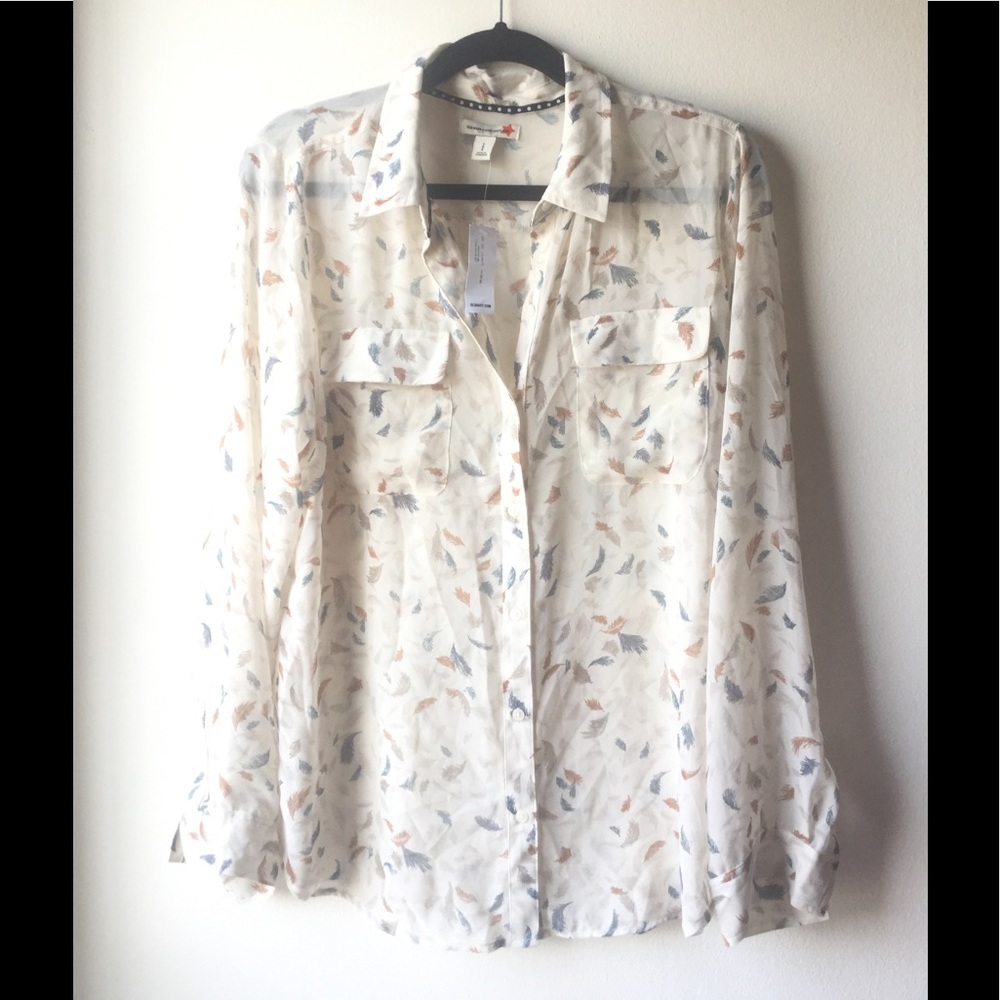 NWT Pretty Blouse perfect for Spring