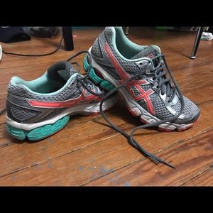 ASICS Gel Flux 2 size 7 / very gently used