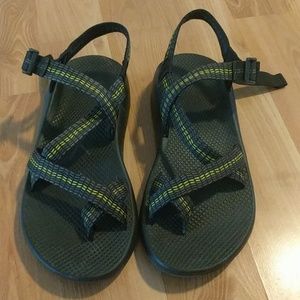 Mens chacos size 10