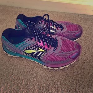 Brooks glycerin 12 running shoes