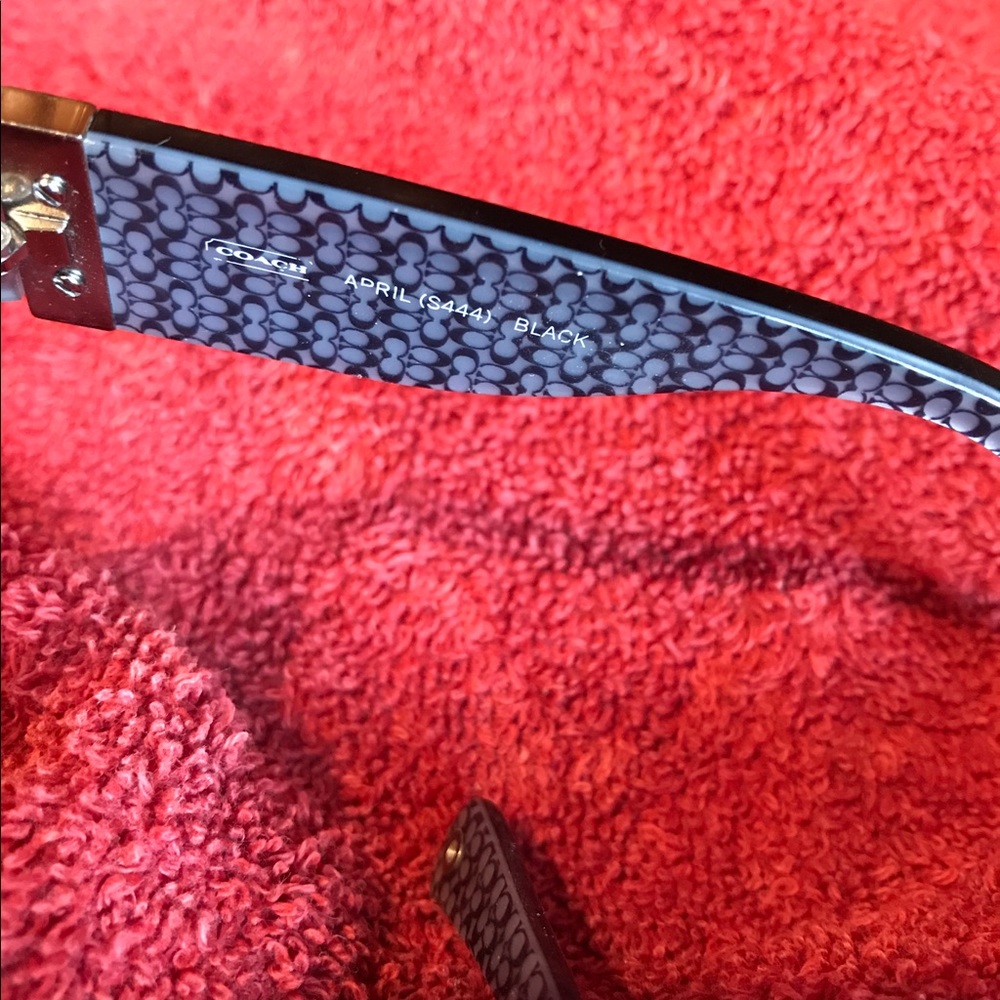 Coach sunglasses - Picture 3 of 5