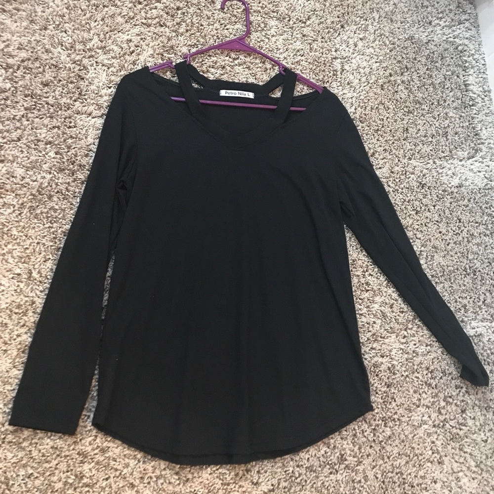 cut out shoulder long sleeve