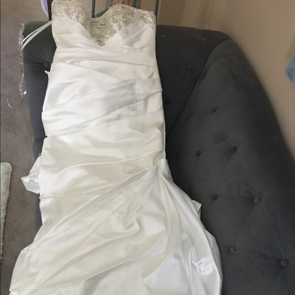 🗣Make me an offer!Beautiful Trumpet Wedding Dress - Picture 2 of 2