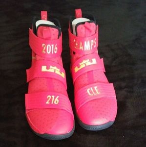 LeBrons soldier 10
