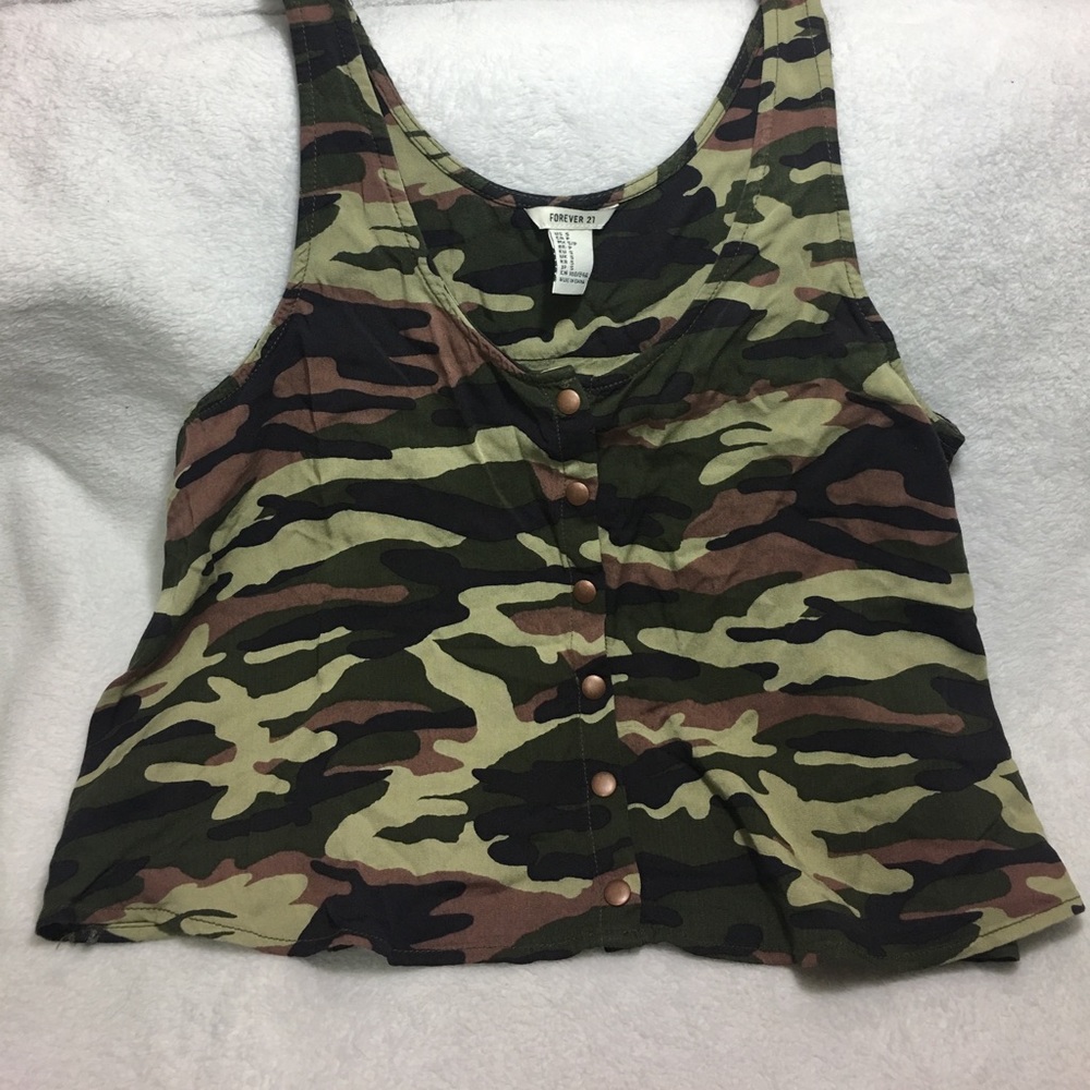 Camo Crop Top With Slit Back