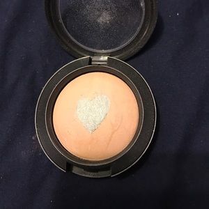 MAC miss behave blush