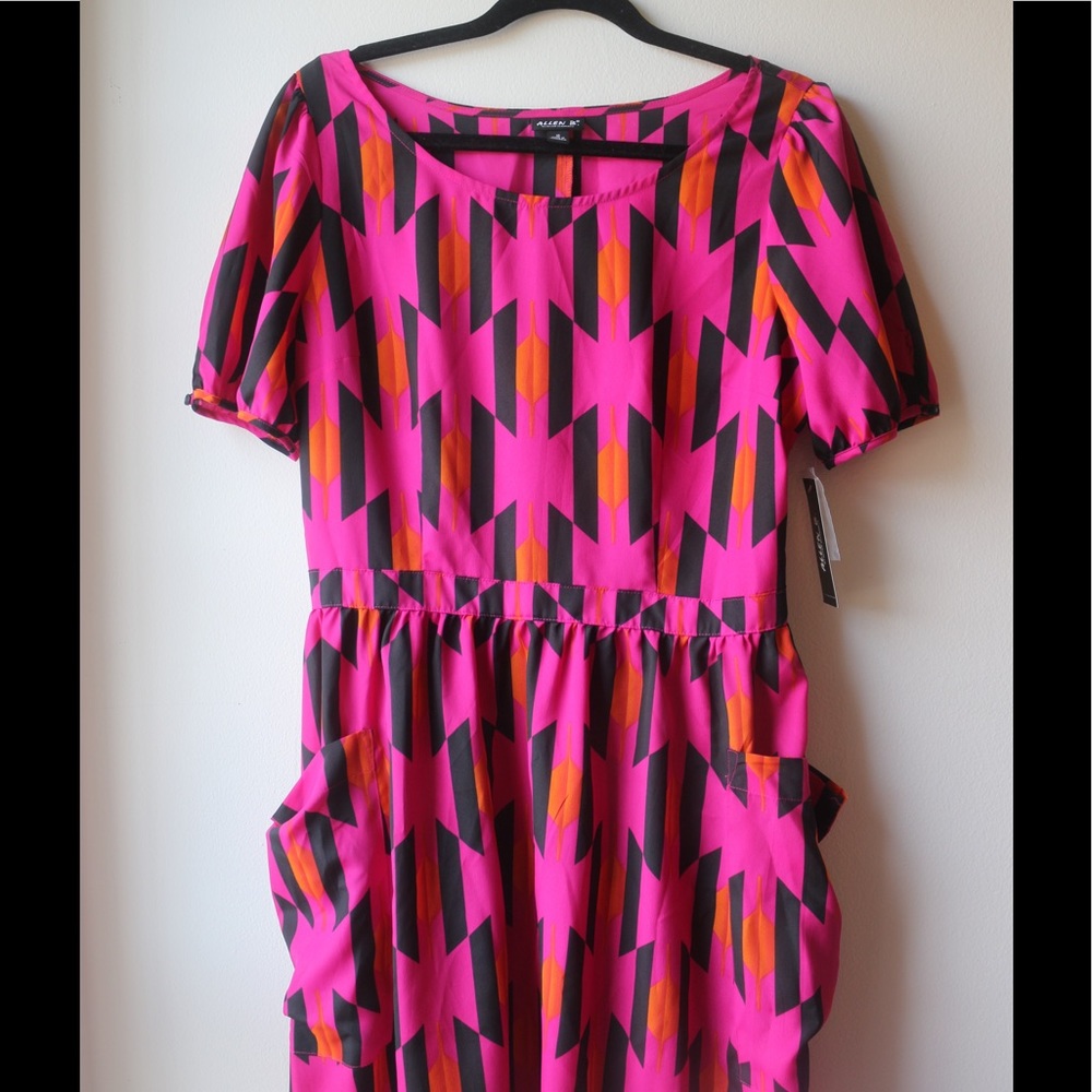 NWT  Bright, Summery Dress with Cut-out