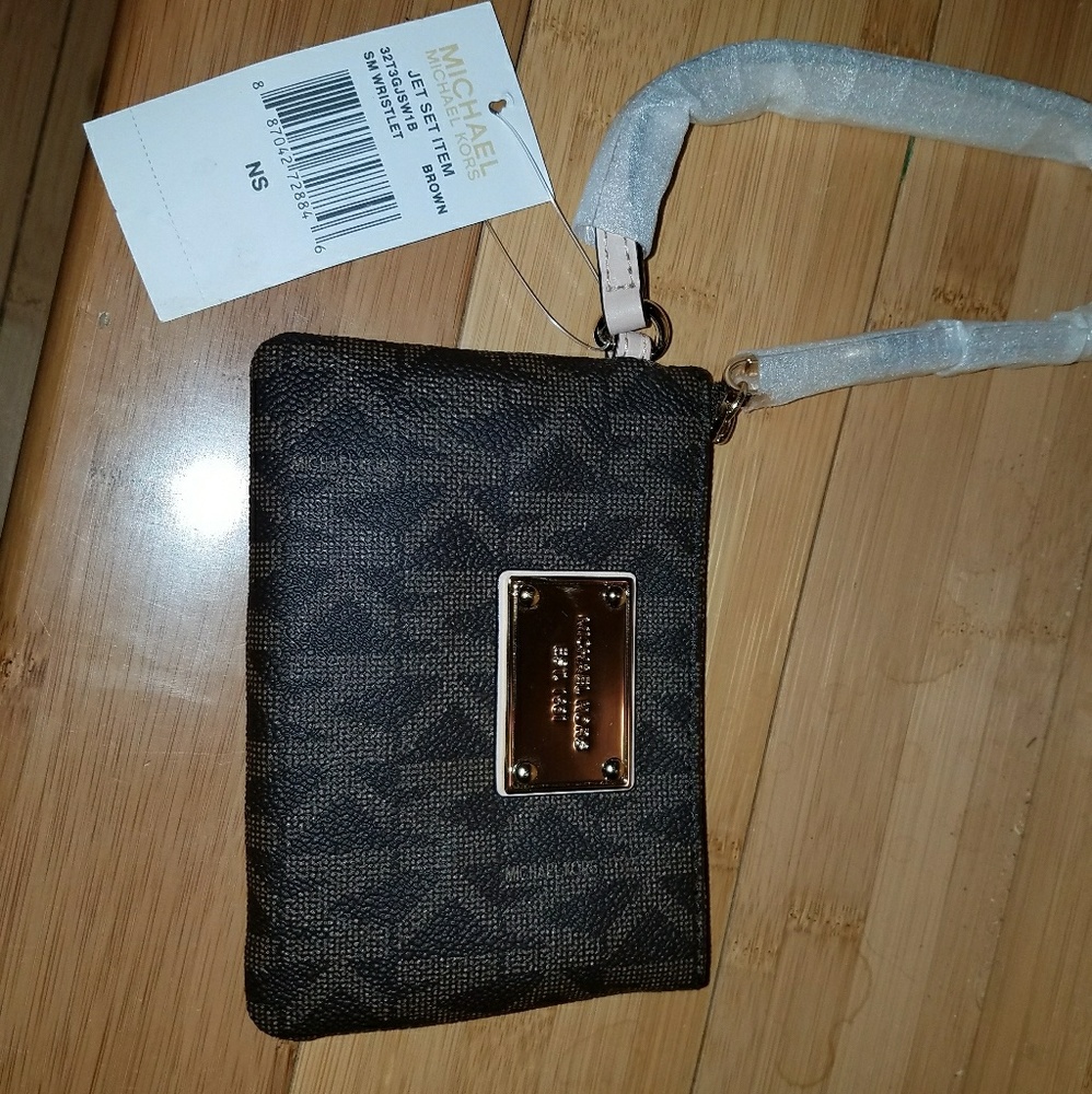 Nwt Michael kors wristlet