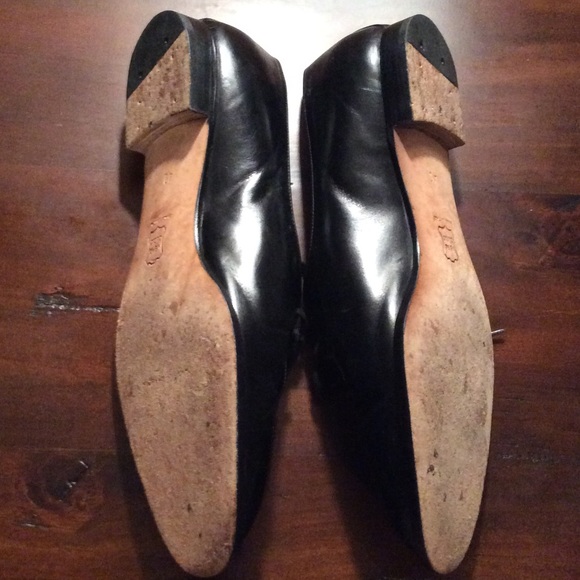 Designer Manolo Blahnik leather flat heel shoe - Picture 4 of 4