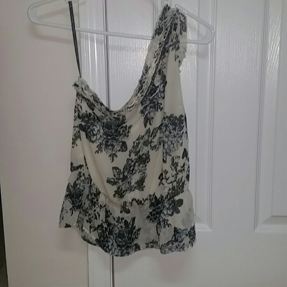 Jessica Simpson one-shoulder top