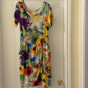 ☀️This dress is cool, pockets and fitted sleeves🔥