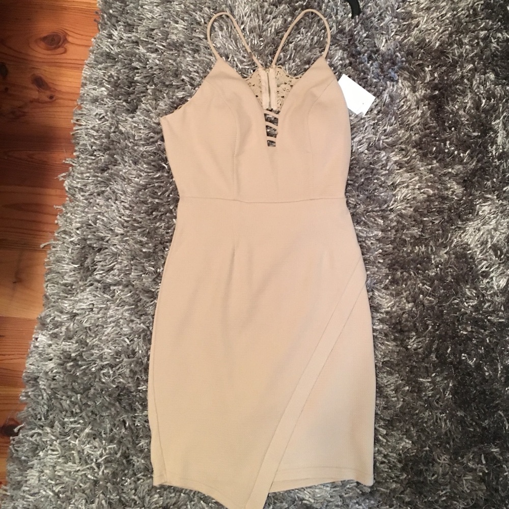 🚨 SOLD 🚨Nude Sweetheart Dress with Lace Detail