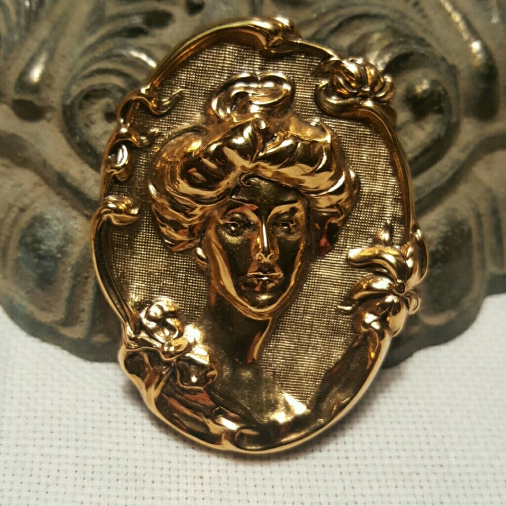 Vintage pin