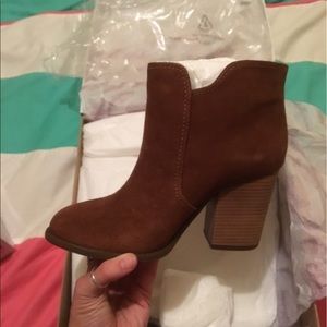 Jessica Simpson brown suede booties