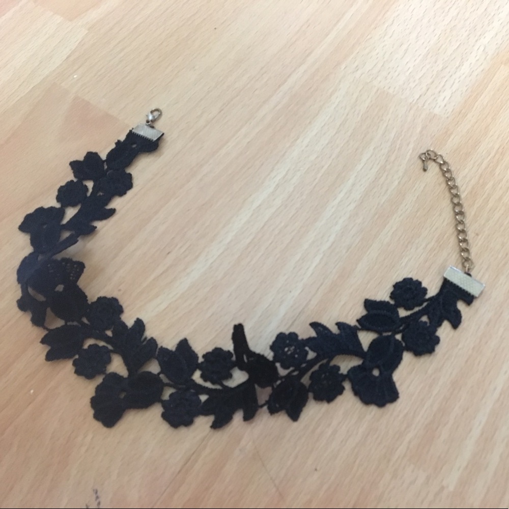 New, black choker