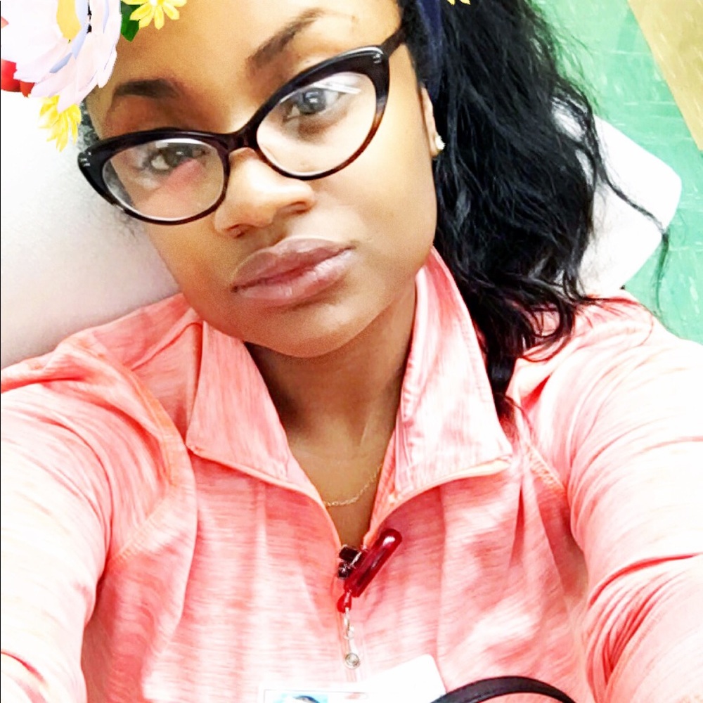 Meet your Posher, Denise