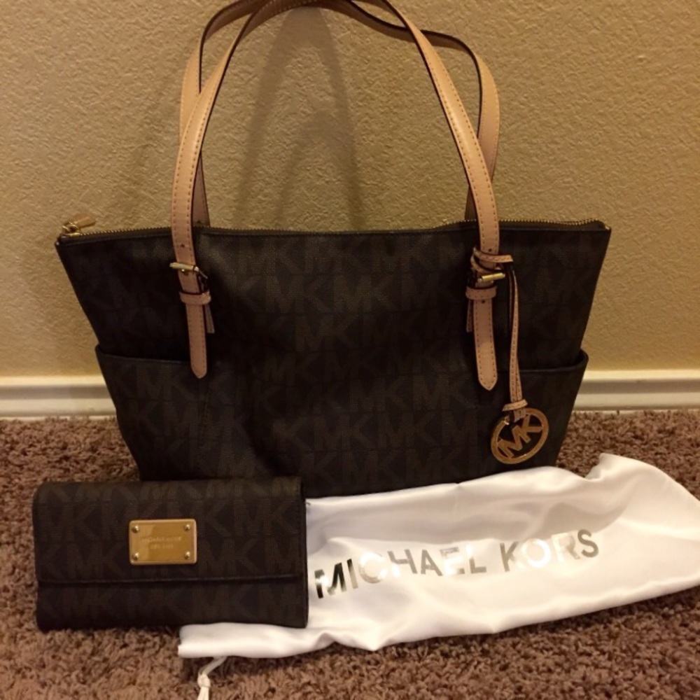 Michael Kors Jet Set East/West Bag & Wallet