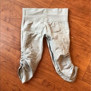 Grey Lulu Lemon leggings