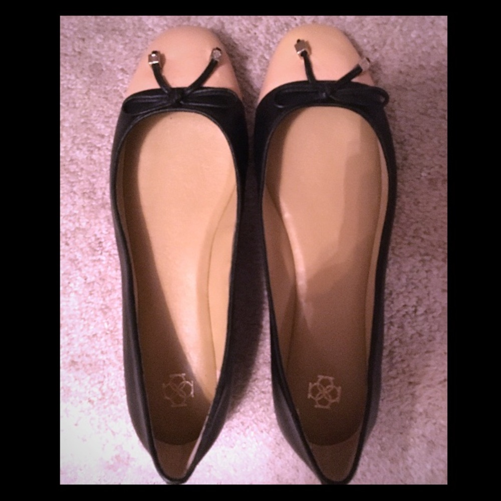 Ann Taylor size 9.5 cap toe flats