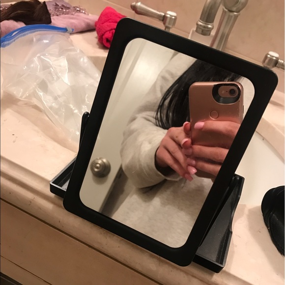 Makeup mirror - Picture 2 of 2