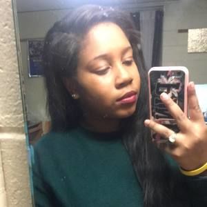 Meet your Posher, Alexis