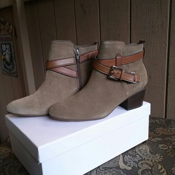 Women's boots - Picture 1 of 3