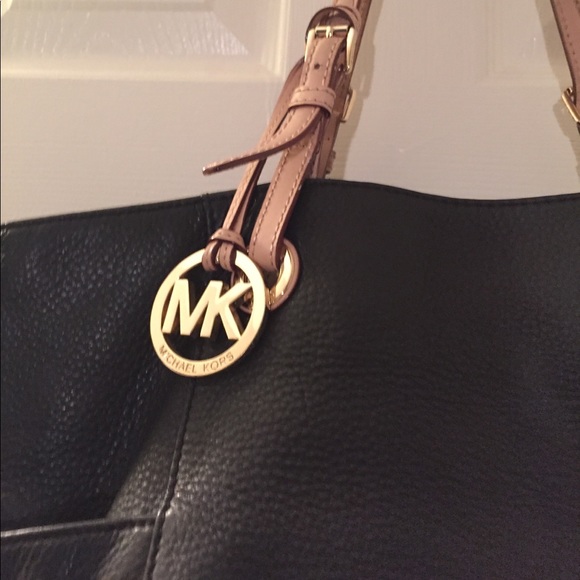 MK BAG - Picture 2 of 4