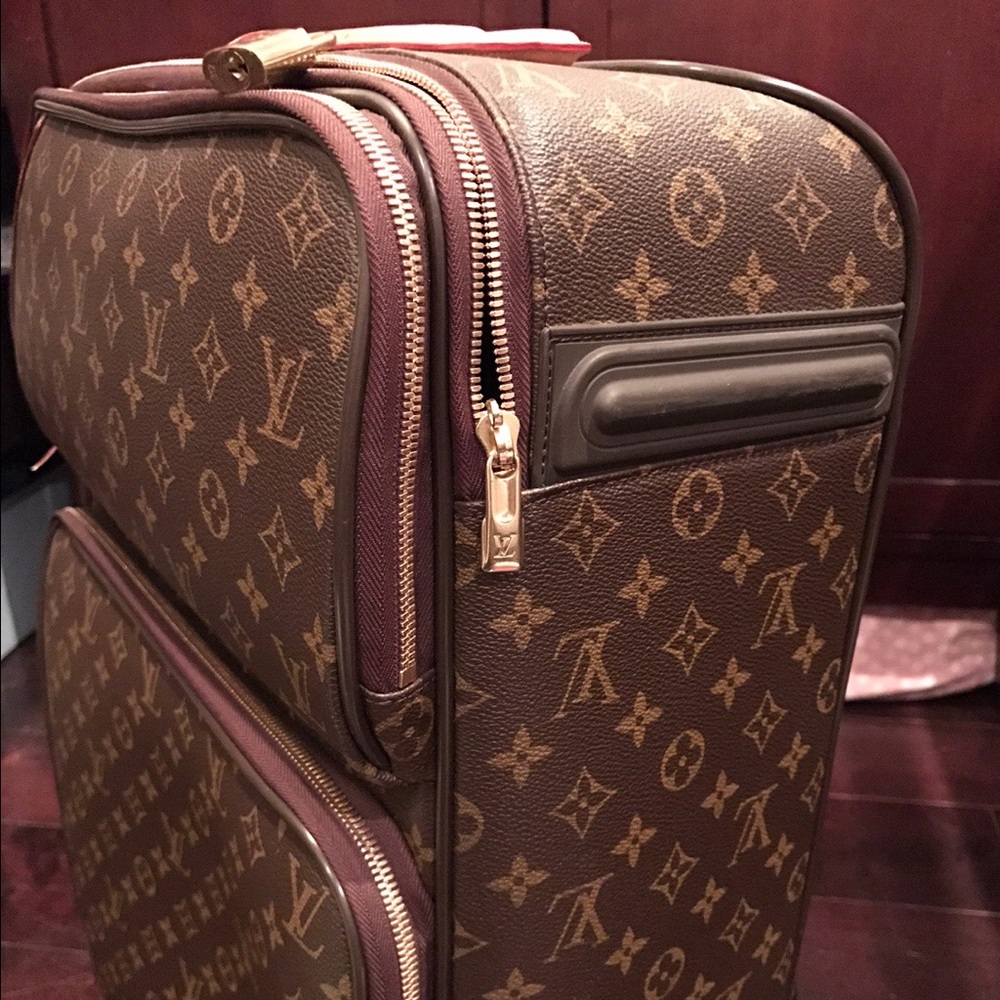 Louis Vuitton luggage -Pegase 55 business Suitcase