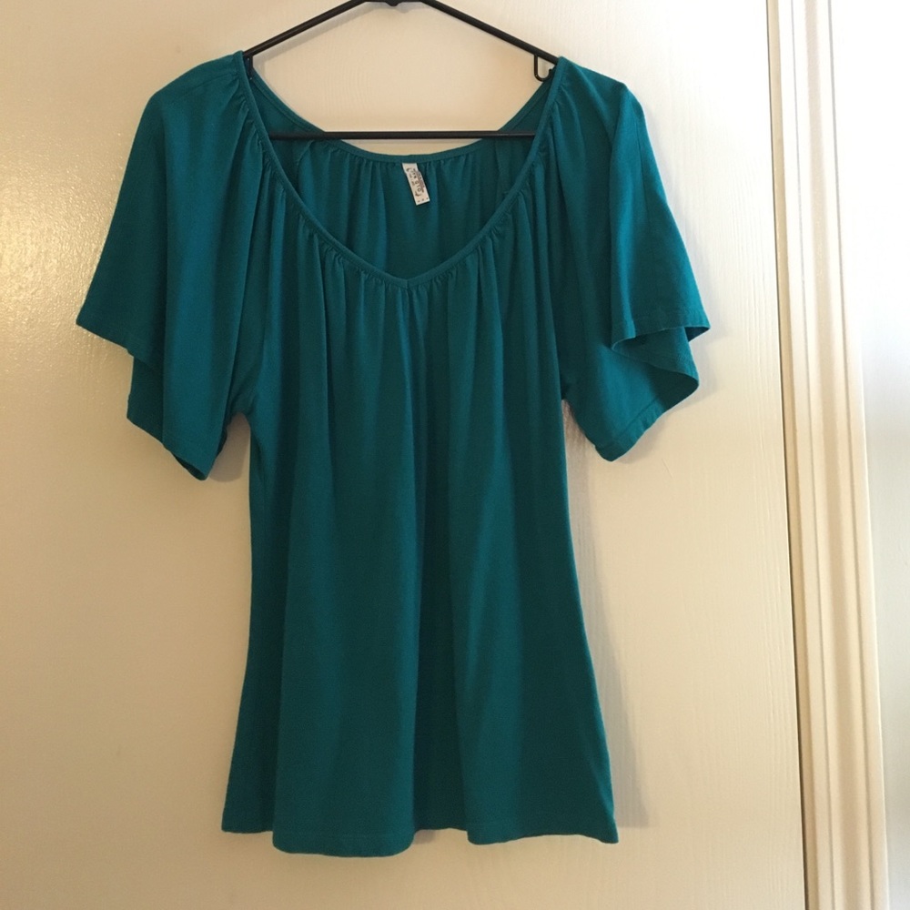 Teal top