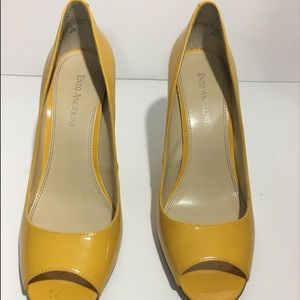 "Hot" Yellow Shoes!