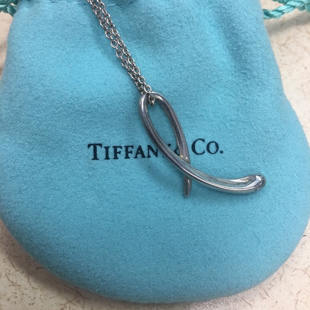 Tiffany & Co. L Initial Pendant by Elsa Peretti