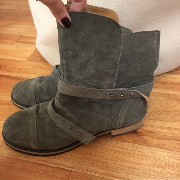 Ankle boot - Picture 2 of 3