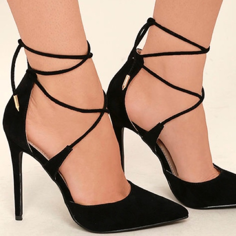 Lulus black pointy heels