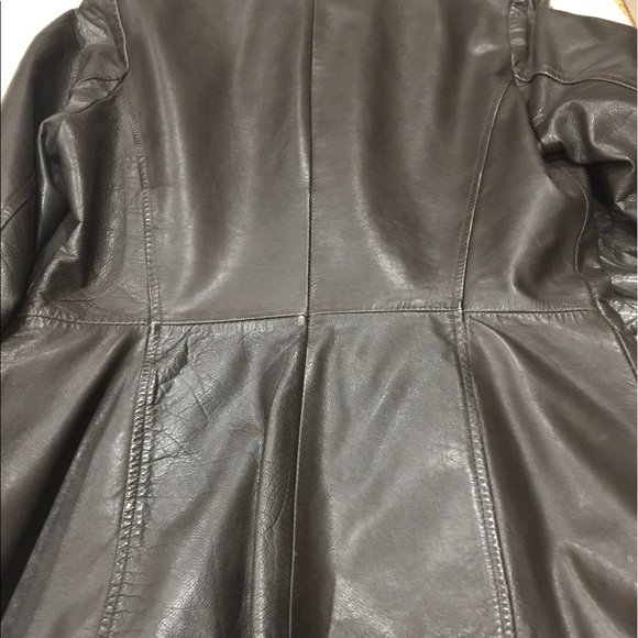 Brown leather jacket - Picture 2 of 3