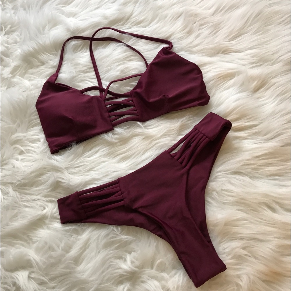 Maroon Bikini - Picture 1 of 4