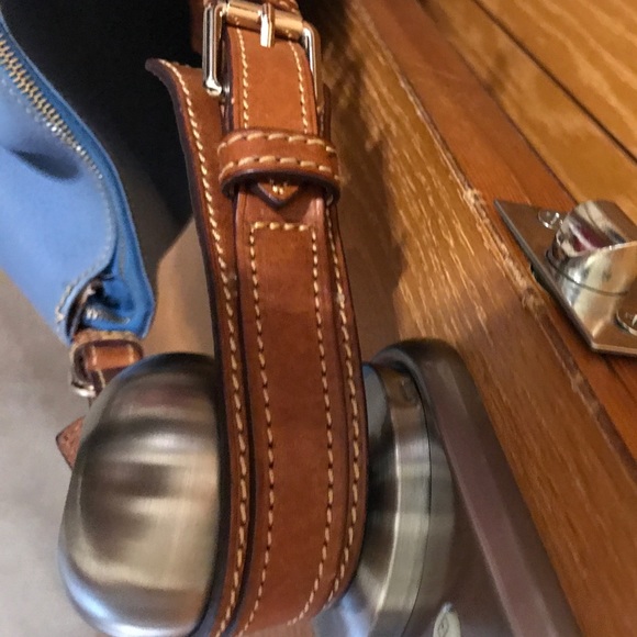 ❄️❄️HOT PICK❄️❄️Dooney & Bourke❄️ - Picture 3 of 7