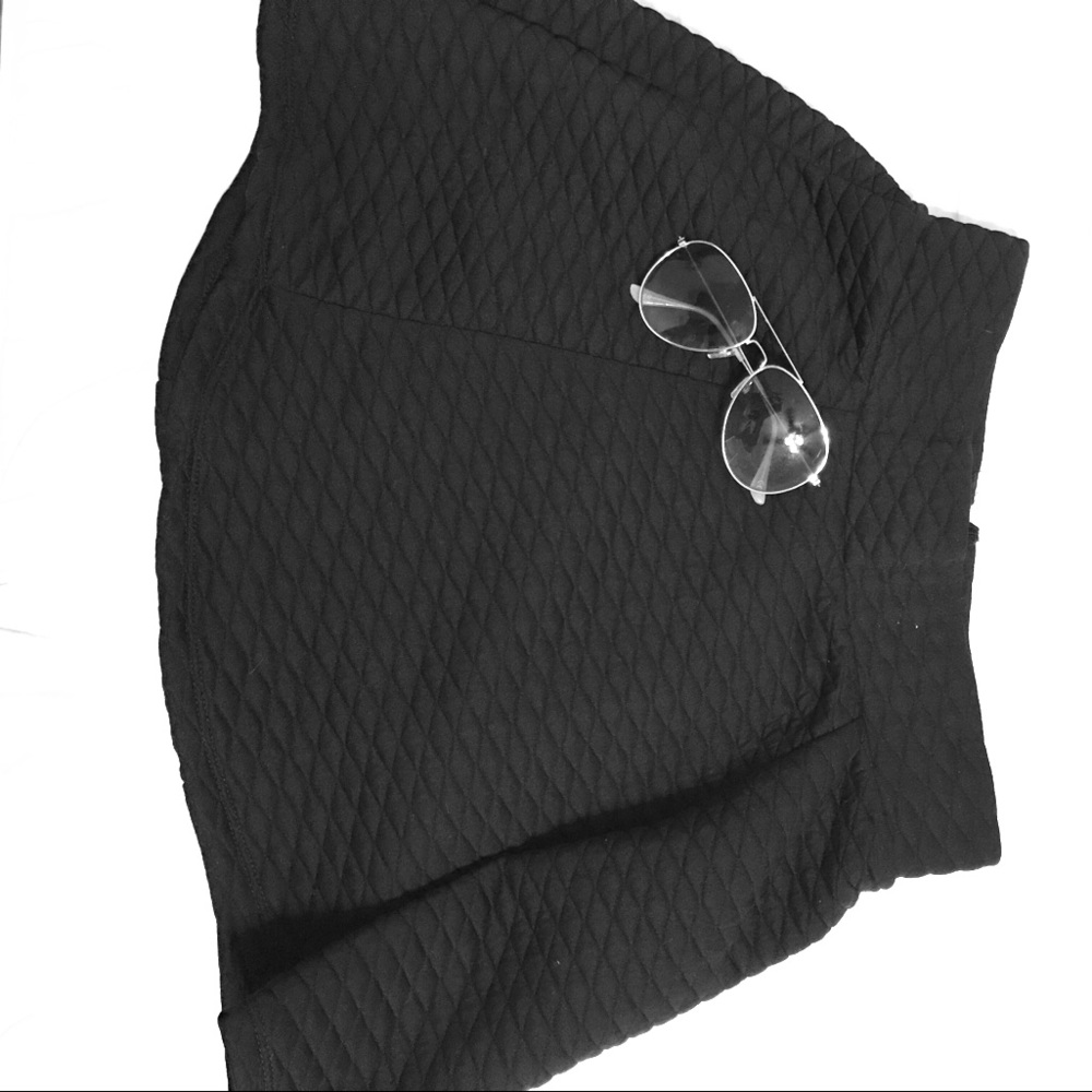 Cute little black skirt NWOT🎀🖤